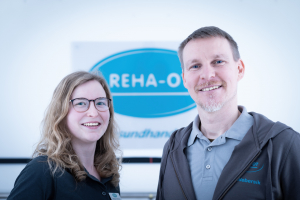 Sanitätshaus Rehaprodukte kaufen Das Exopulse Mollii Suit Team von Reha-OT. Das größte Sanitätshaus in Lüneburg